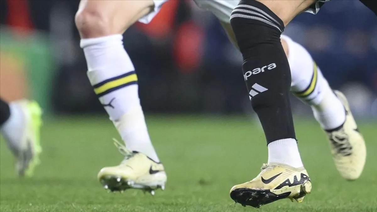 Fenerbahçe-Beşiktaş derbisi saat kaçta? FB-BJK derbi maçı hangi kanalda, şifresiz mi?