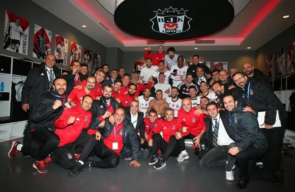 Beşiktaş'tan 'tur' pozu - 1