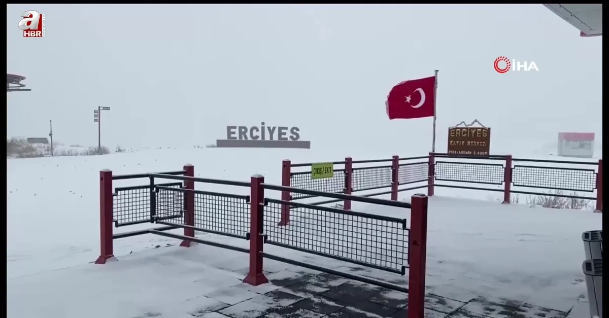 Erciyes beyaza büründü