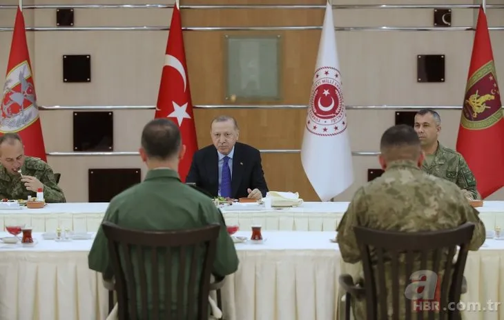 Başkan Recep Tayyip Erdoğan iftarını askerlerle birlikte yaptı