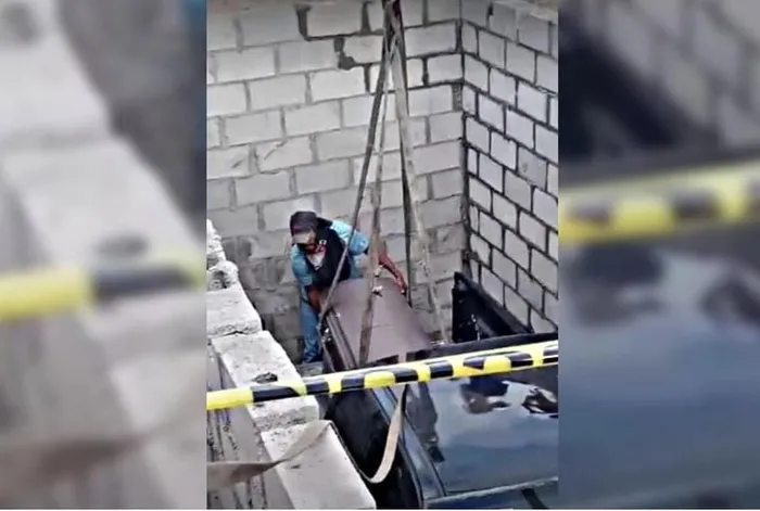 Son dileği gerçek oldu: Kamyonetiyle gömüldü