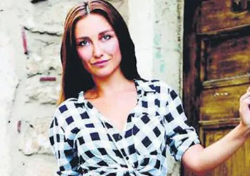 Emel Karaköse: Urduca öğrendi, ilk kez silah kullandı