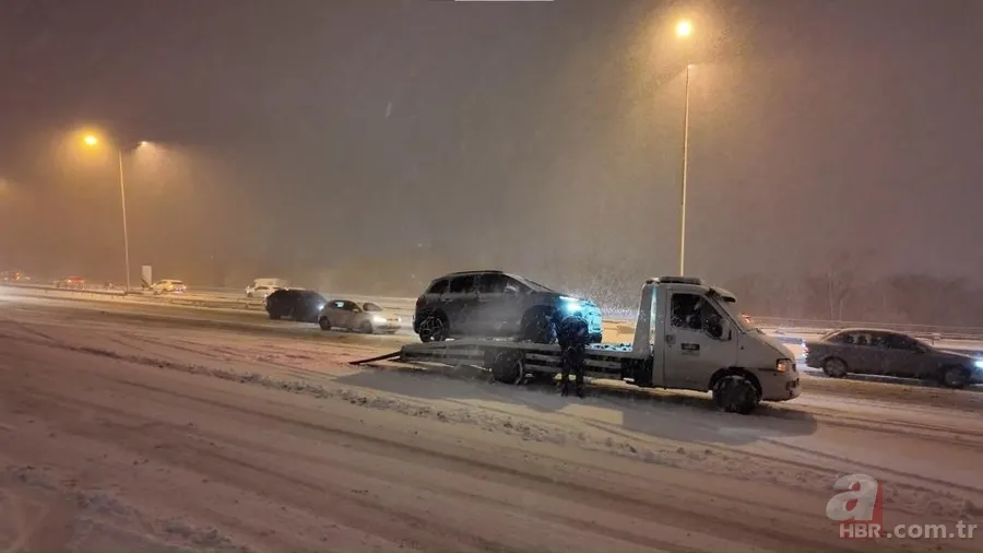 Uyarılar günler öncesinden yapılmıştı! İBB yılın ilk kar mesaisinde yine sınıfta kaldı 5