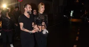 Çağla Şıkel ünlü modacıyla el ele