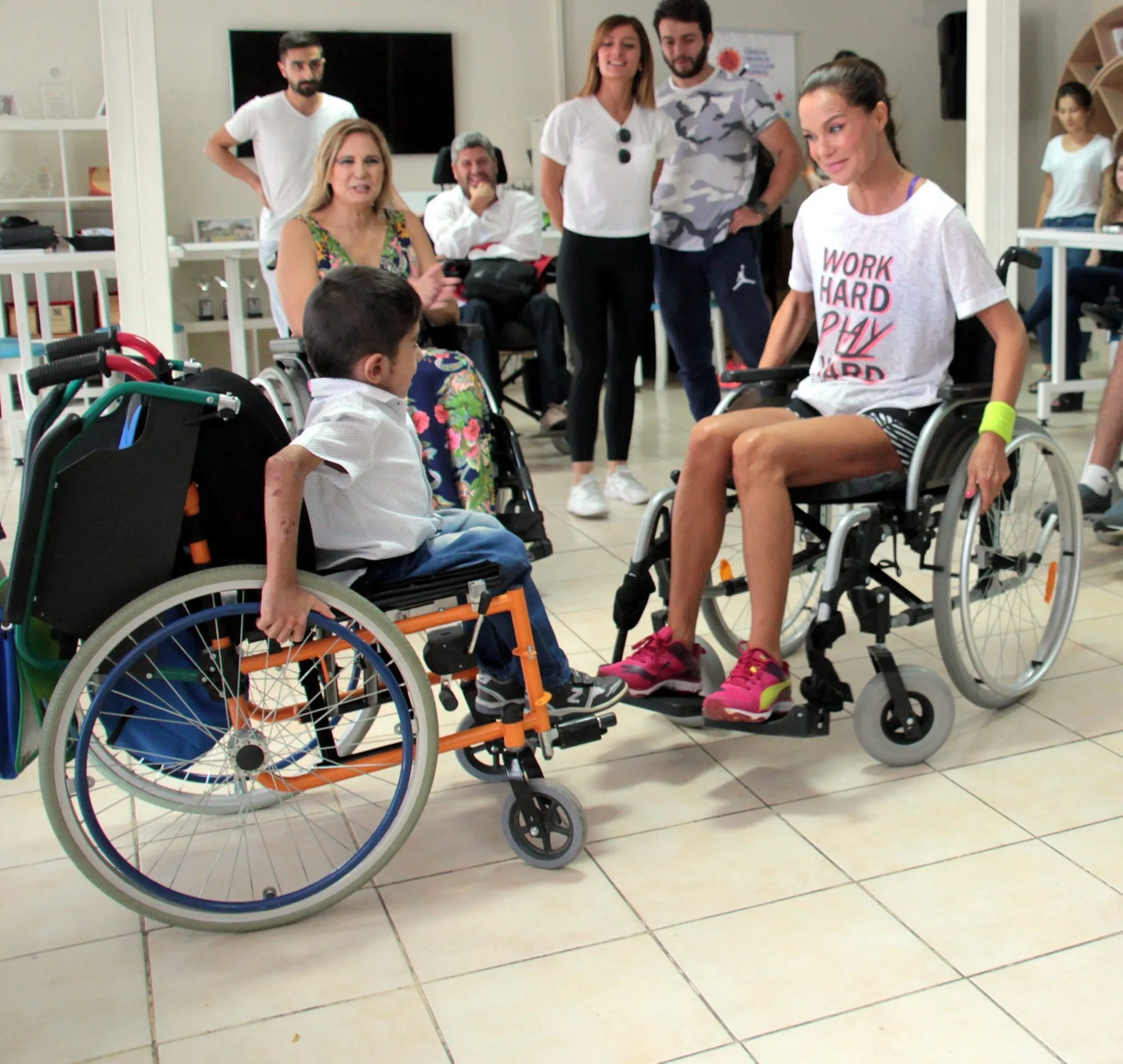 Arda Turan engelli çocukların umudu oldu - 1