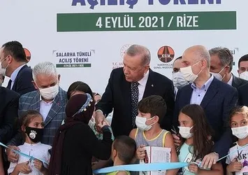 11 yaşındaki Fatma Zehra Günaydın Erdoğan'ın yanına gidebilmek için gözyaşlarını tutamadı: Çok duygulandım