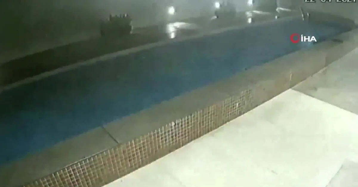 Lüks binanın havuzunda dehşet! Saniyeler sonra böyle çöktü