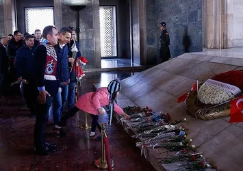 Trabzonsporlulardan Anıtkabir ziyareti