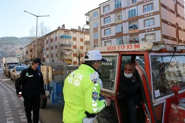 son-dakika-icisleri-bakanligi-duyurdu-3-bin-549-arac-trafikten-men-edildi-1613111343995.jpg Son dakika: İçişleri Bakanlığı duyurdu: 3 bin 549 araç trafikten men edildi - 5