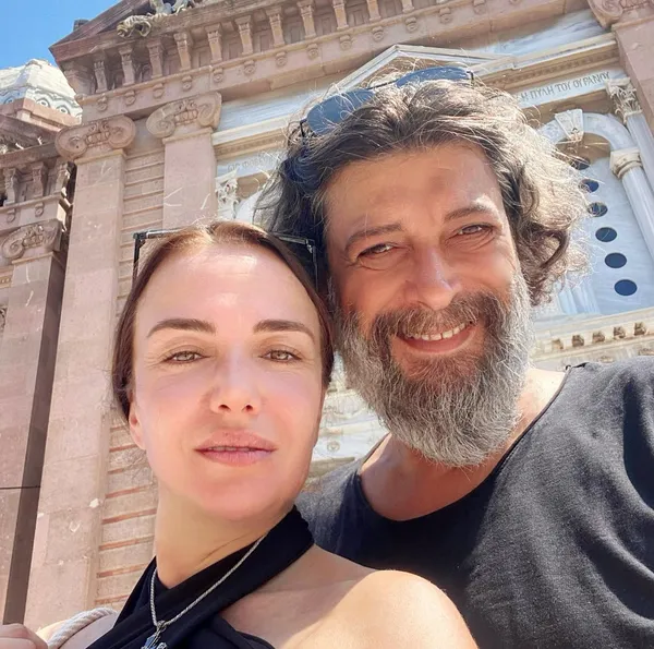 deniz-ugur-ve-ailesinden-kotu-haber-sedyeden-paylasti-1704204303361.jpg Deniz Uğur ve ailesinden kötü haber! Sedyedeki hallerini paylaştı - 1