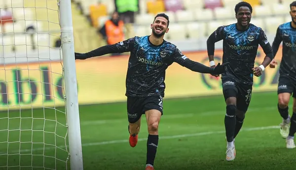 1694353794687.jpg Eski Galatasaraylı yıldız Fenerbahçe yolunda! Süper Lig'de transfer bombası patlıyor! İşte o isim... - 7