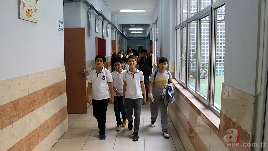 Zorunlu eğitim yaşı kaç oldu? 5 yaş zorunlu eğitim kapsamında! Zorunlu eğitim yaşı düşüyor mu? 2023 zorunlu eğitim yaşı kaç? 2