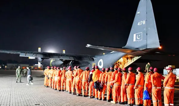 1676448839823.jpg Pakistan Başbakanı Şerif Kahramanmaraş depremi dayanışması için Türkiye'ye gelecek - 5
