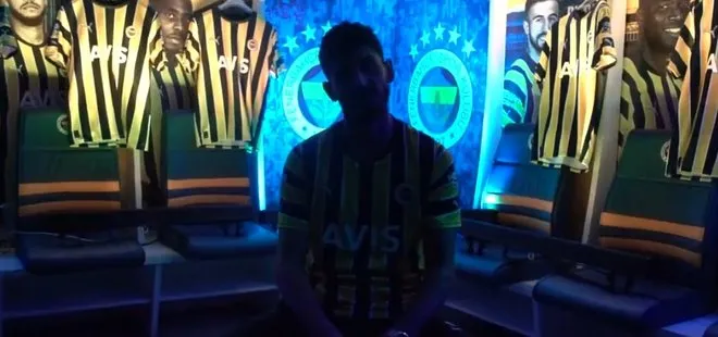 Fenerbahçe yeni transferi Samet Akaydın’a formayı giydirdi