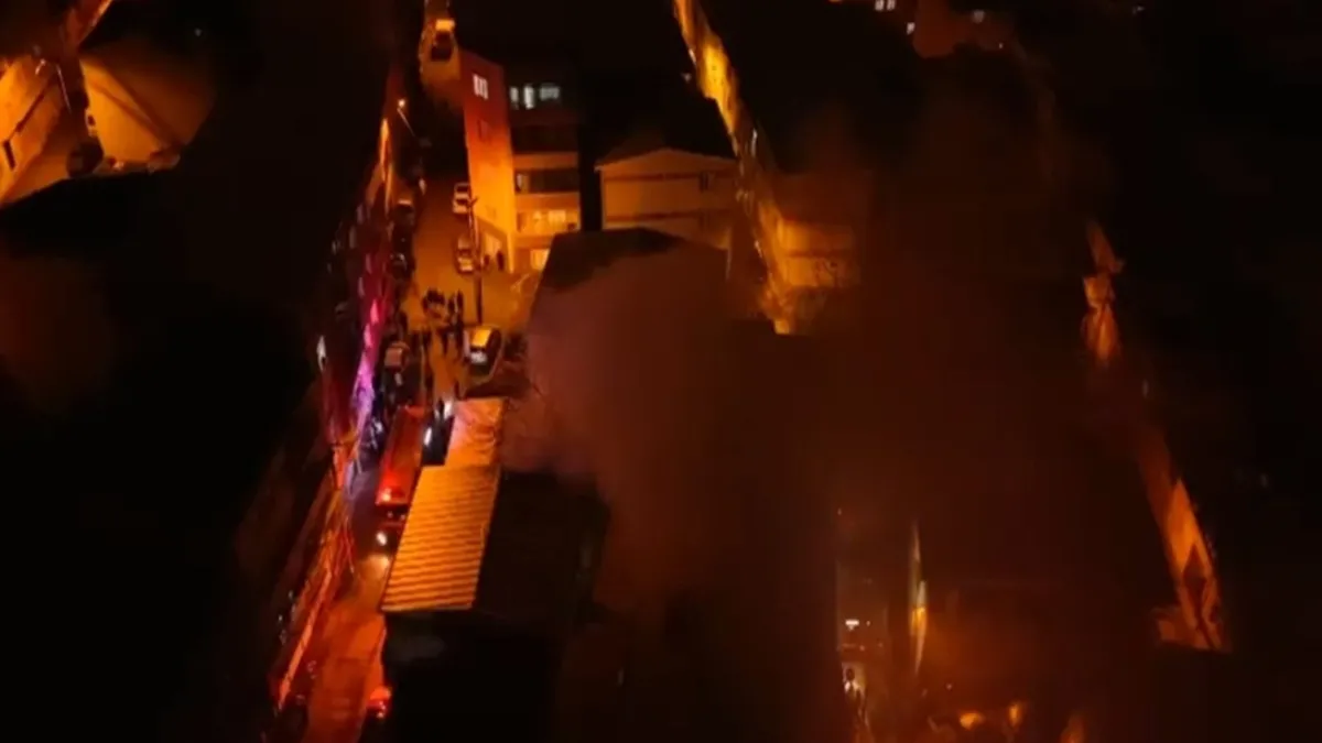 Apartman deposunda yangın! 1 kişi dumandan etkilendi