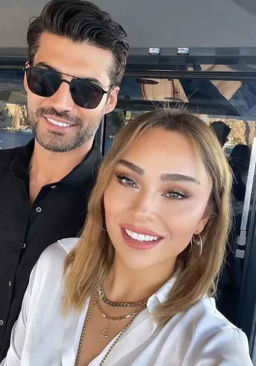 ezel-dizisinde-omer-olay-olmustu-kenan-imirzalioglu-ve-ismail-filiz-1664896761662.jpg atv'nin Ezel dizisinde “Ömer” olay olmuştu! Kenan İmirzalıoğlu ve İsmail Filiz… - 4