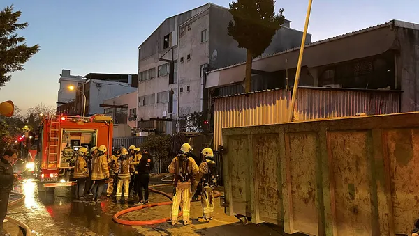 istanbul-pendikte-is-yerinde-yangin-1666555681692.jpg İstanbul Pendik’te iş yerinde yangın! - 1