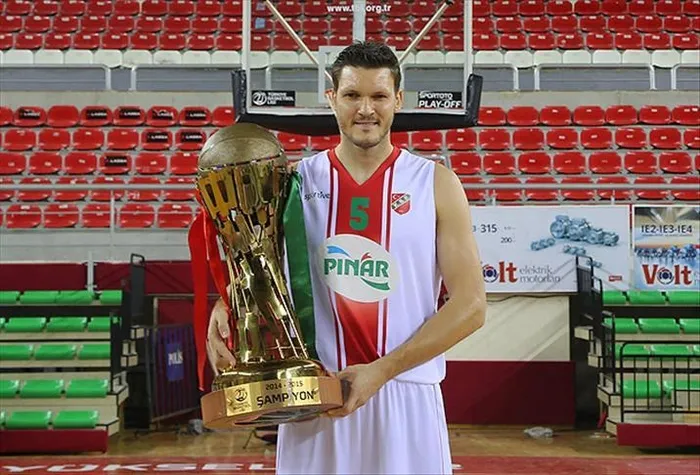 milli-basketbolcu-baris-hersek-dolandirildi-kiralik-arac-yalaniyla-vurgun-1721972734453.jpeg Milli basketbolcu Barış Hersek dolandırıldı! Kiralık araç yalanıyla vurgun - 3