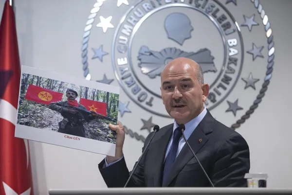 son-dakika-bakan-soylu-chpnin-tutuklu-gazeteciler-raporunu-paylasti-listede-bakin-kimler-varmis-1664810502643.jpg Son dakika | Bakan Soylu CHP'nin tutuklu gazeteciler raporunu paylaştı! Listede bakın kimler varmış?