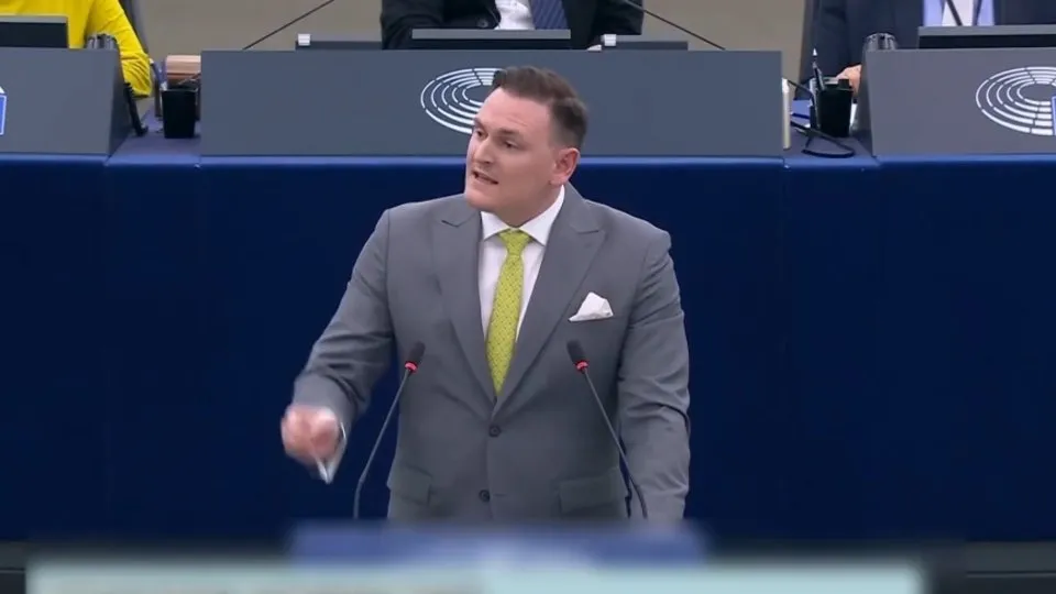 Alman vekilden Türkiye’ye övgü dolu sözler