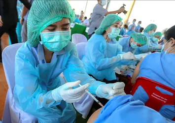 Koronavirüs salgınında ölü sayısı 3,7 milyonu geçti