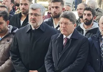 Bakan Tunç vefat eden vatandaşların cenaze törenlerine katıldı