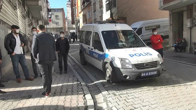 İstanbul’da 11 yaşındaki kız çocuğuna kapkaç şoku! O anlar kameraya yansıdı - 5