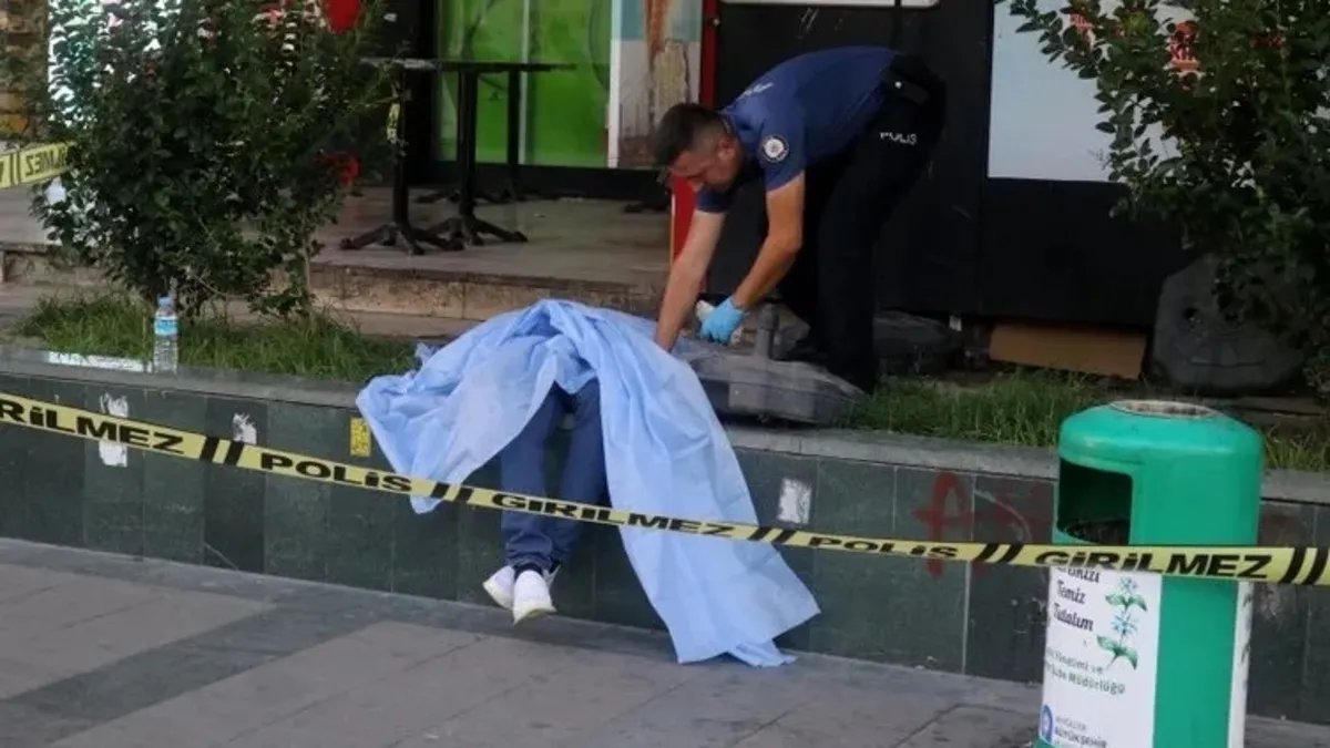 Antalya'da kahreden olay! Cesedi kaldırımda bulundu | Diş detayı...