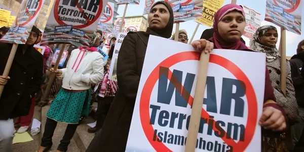 İslamofobi Avrupa halklarının özgürlüklerini derinden etkileyecek! Uzmanlardan Avrupa’ya flaş çağrı