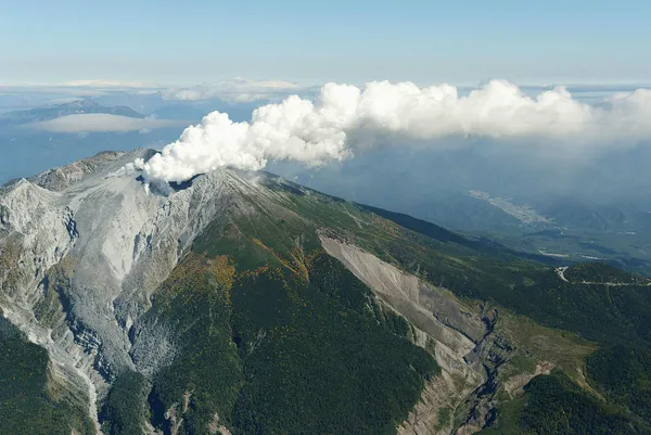 İskoçya’da hamile eşini yanardağdan attı! O cani için karar verildi!