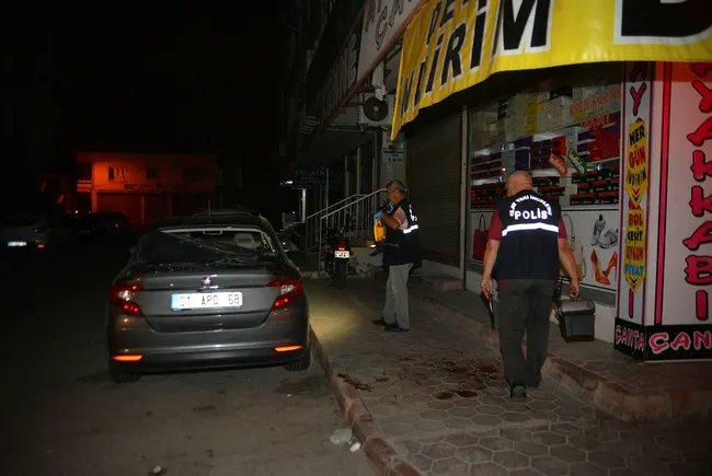 Adana'da şüpheli olay! Kadın 3. kattan arabanın üstüne düştü - 2