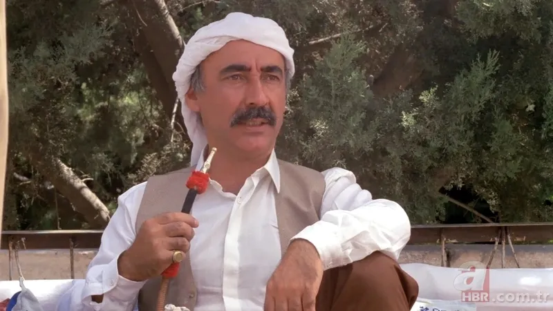 Bengü Şen tıpkı babası gibi... Züğürt Ağa'nın yıldızı Şener Şen'in sır gibi sakladığı kızına bakın! 4