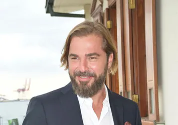 Engin Altan’a eşinden 38’inci yaş sürprizi