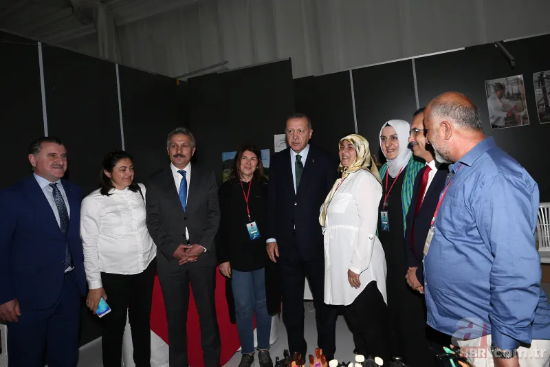 Başkan Erdoğan, Rize Tanıtım Günleri stantlarını tek tek ziyaret etti 6