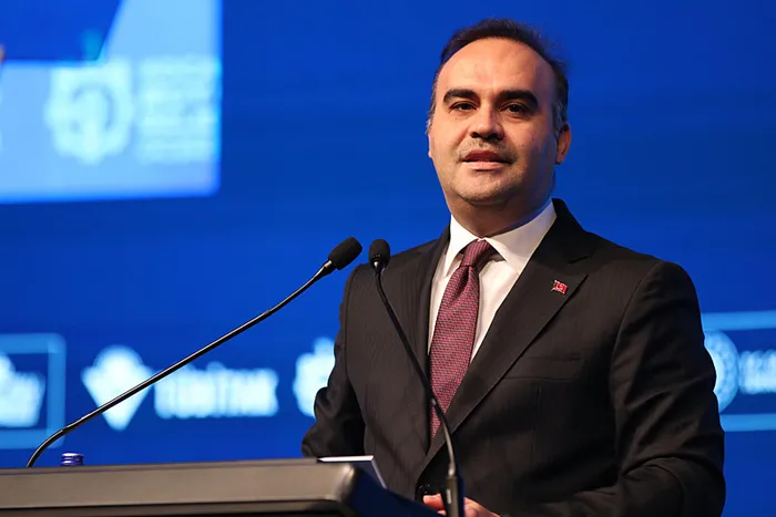 cinli-otomotiv-devleri-samsun-ve-manisaya-fabrika-kuruyor-1739621571801.jpg Sanayi ve Teknoloji Bakanı Mehmet Fatih Kacır | Fotoğraf: AA