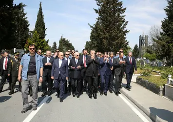 Erdoğan'dan kabir ziyaretinde talimat