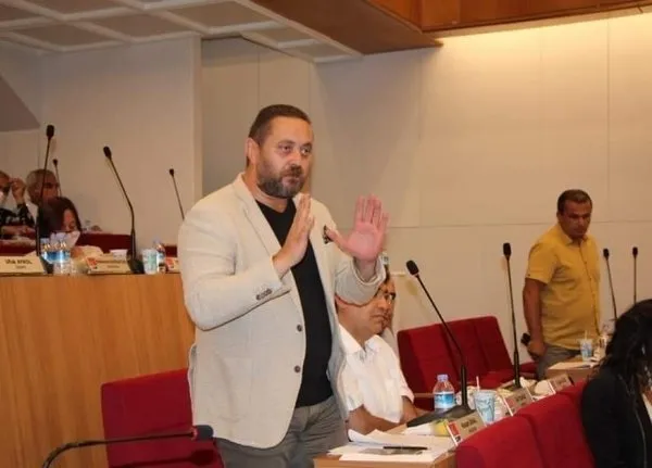 CHP yöneticisi Erdal Güneş, meclis üyesi Hasan Ünal’a şişeyle saldırdı