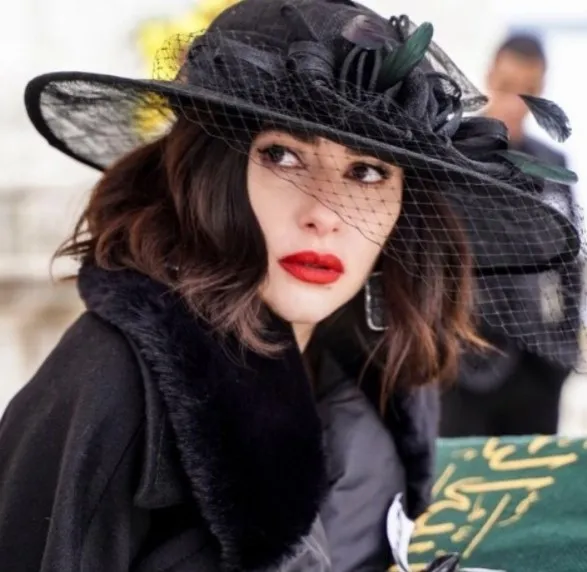 Nesrin Cavadzade ’evlilik’ sorularını yanıtladı! Nesrin Cavadzade Gökhan Alkan ile evleniyor mu?