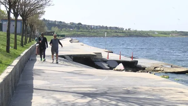 Beylikdüzü'nde vatandaşları korkutan olay! Gürpınar Sahili yürüyüş yolu çöktü - 4