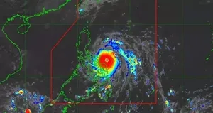 Filipinler’de ’Süper Tayfun Man-yi’ alarmı