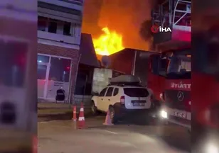 Boya deposu alevlere teslim oldu