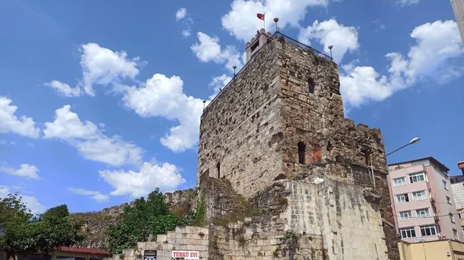 sinoptaki-2-bin-500-yillik-surlar-turizme-kazandiriliyor-1640000925336.jpg Sinop'taki 2 bin 500 yıllık surlar turizme kazandırılıyor - 1