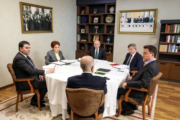 Meral Akşener’den muhaliflerine CHP resti: Benim yanımda olmayın