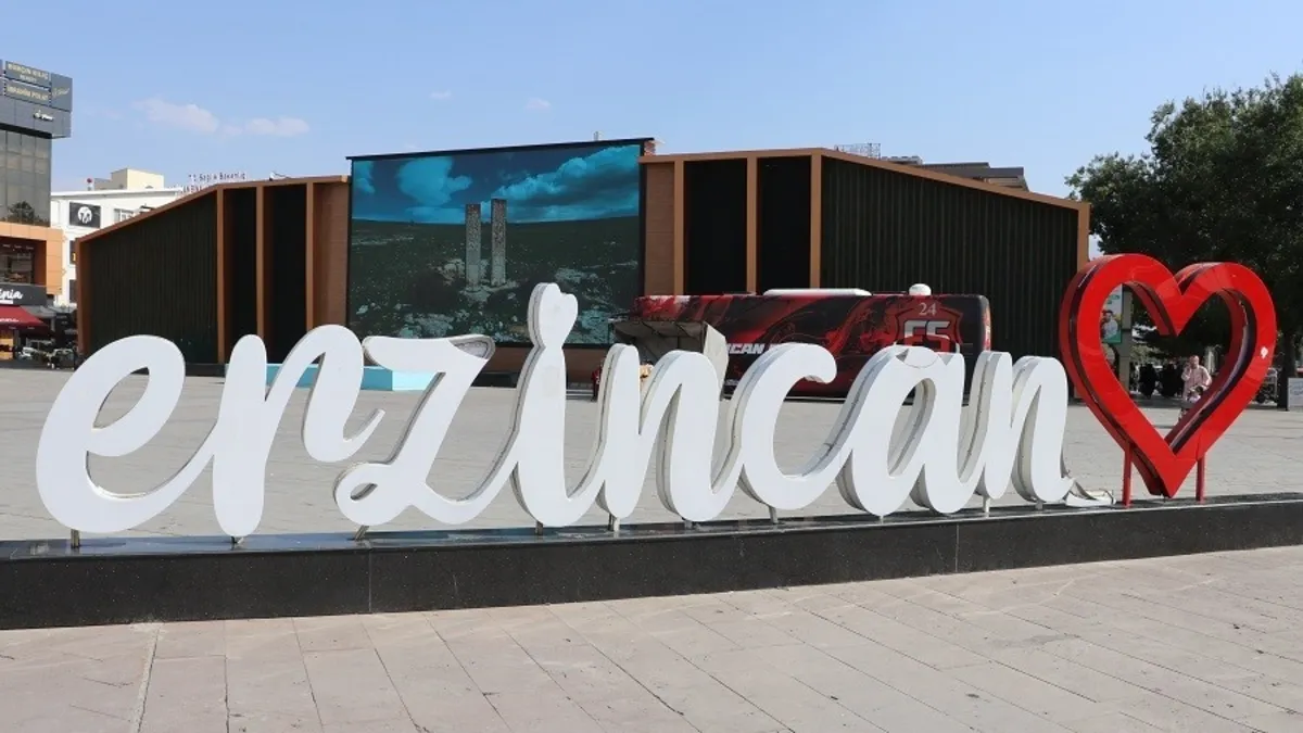 Erzincan'da termometreler 39 dereceyi gördü; sokaklar boş kaldı