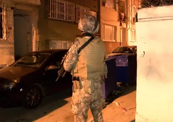 İstanbul'da uyuşturucu tacirlerine operasyon: 18 gözaltı