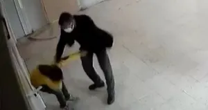 Dayakçı öğretmenden şoke eden hamle