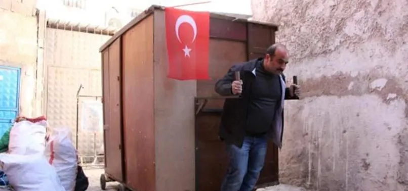 Kirasını ödeyemeyince gardıropta yaşamaya başladılar