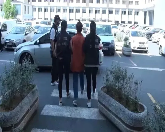 sarkici-kalben-adli-kontrolle-serbest-birakildi-yurt-disina-cikamayacak-1715241247741.jpeg Şarkıcı Kalben'den ilk açıklama geldi! Sağlık durumunu paylaştı! Adli kontrolle serbest bırakılmıştı... - 4