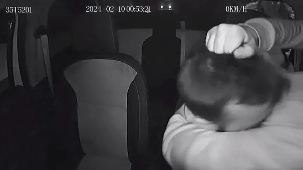 taksiciye-tekme-ve-yumruklu-saldiri-1707666046096.jpeg İzmir'de taksici dehşeti yaşadı! Kadın yolcuyu aracına aldı olanlar oldu: "Yüzümü yumruklayıp..." - 3