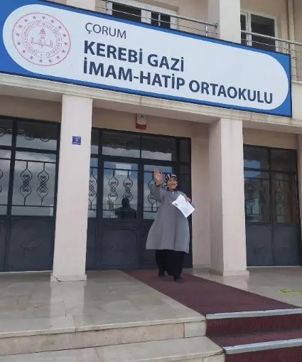30un-uzerinde-sertifikasi-var-esme-teyze-yksye-girdi-tek-hedefi-adalet-okumak-1655651278448.jpg 30’un üzerinde sertifikası var! Esme teyze YKS’ye girdi: Tek hedefi adalet okumak - 2
